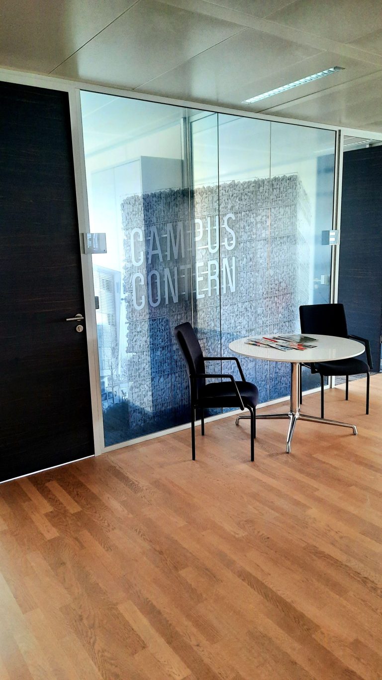 business-corner_table