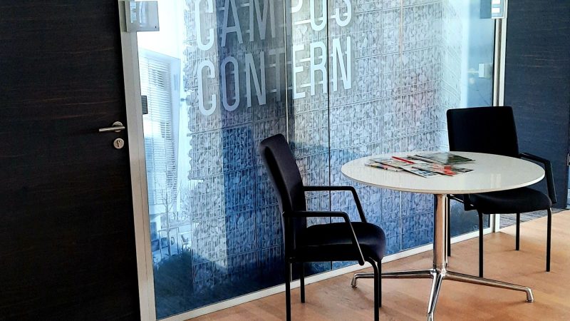 business-corner_table